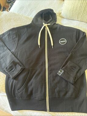 Nivis gear  black zip up NWT sweatshirt